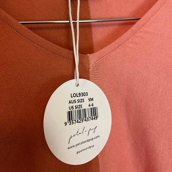 Petal & Pup two-toned colour block V-neck pullover sweater NWT - Picture 3 of 4